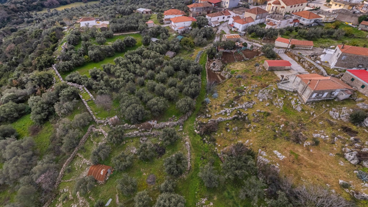 Παλαιομάνινα (Αρχαία Μητρόπολη).